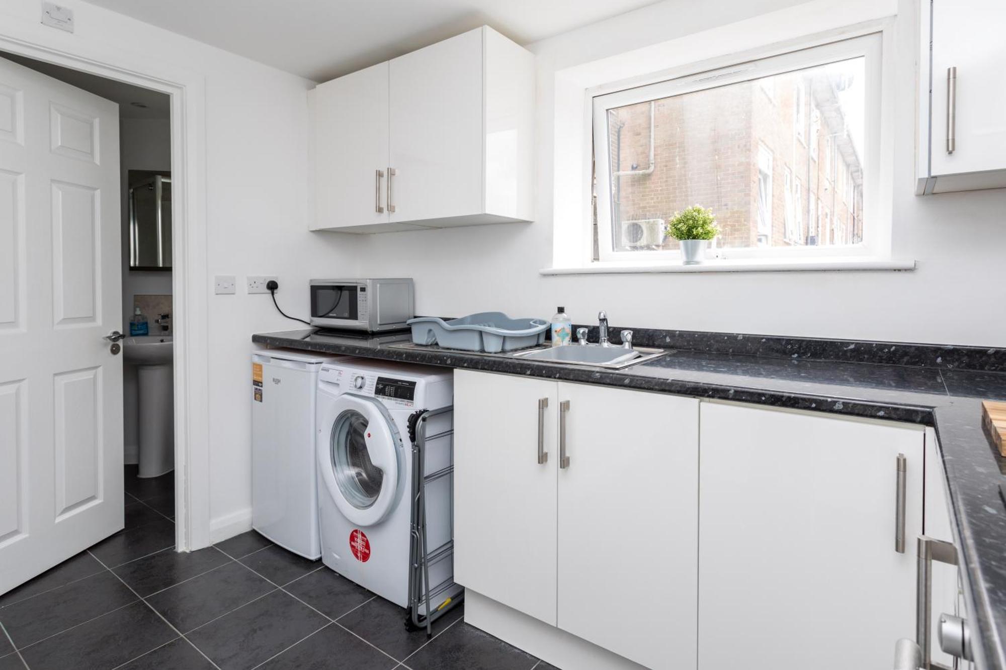Flat 7- Spacious Studio Flat In The Heart Of Crawley Buitenkant foto