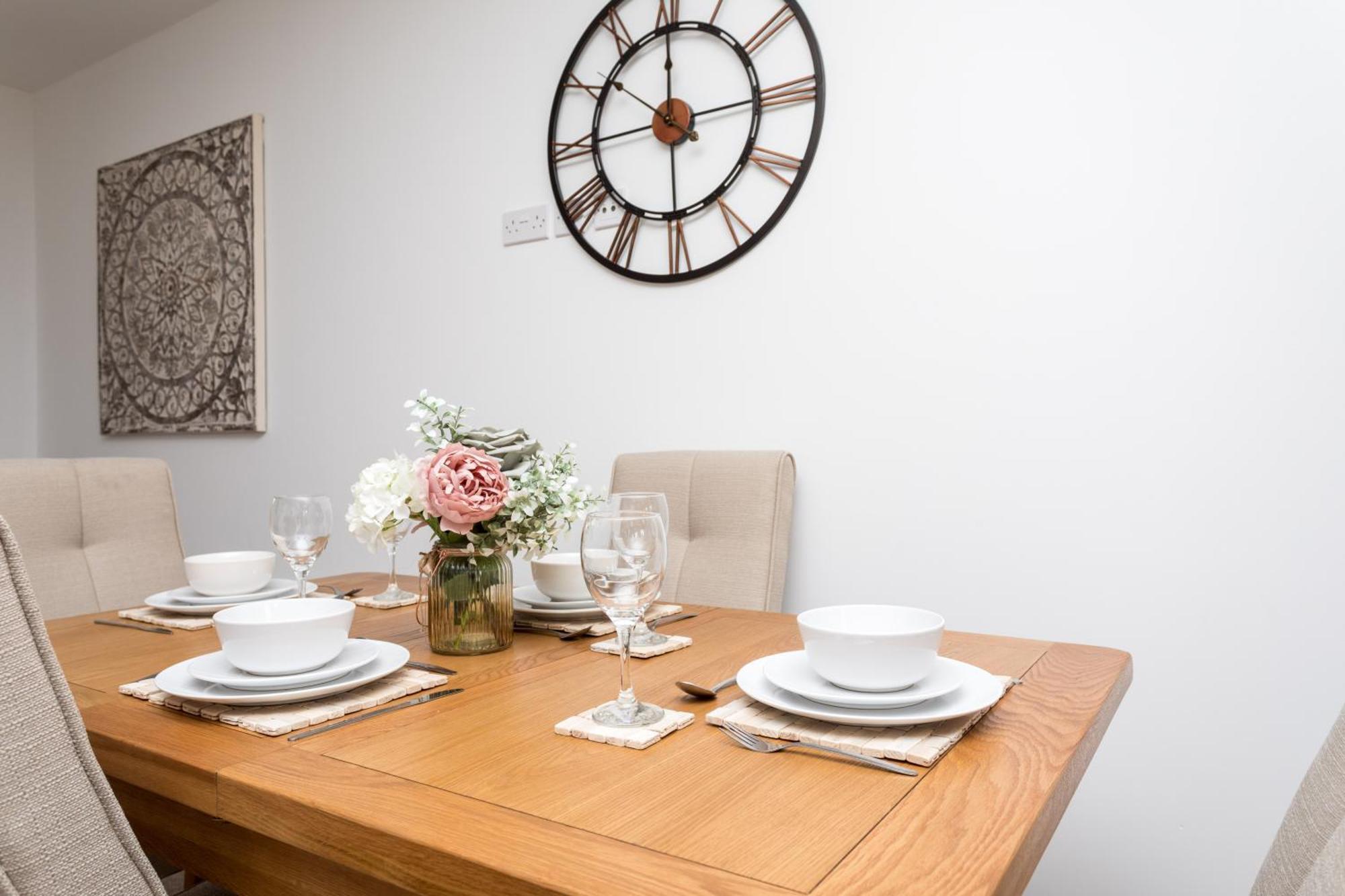 Flat 7- Spacious Studio Flat In The Heart Of Crawley Buitenkant foto