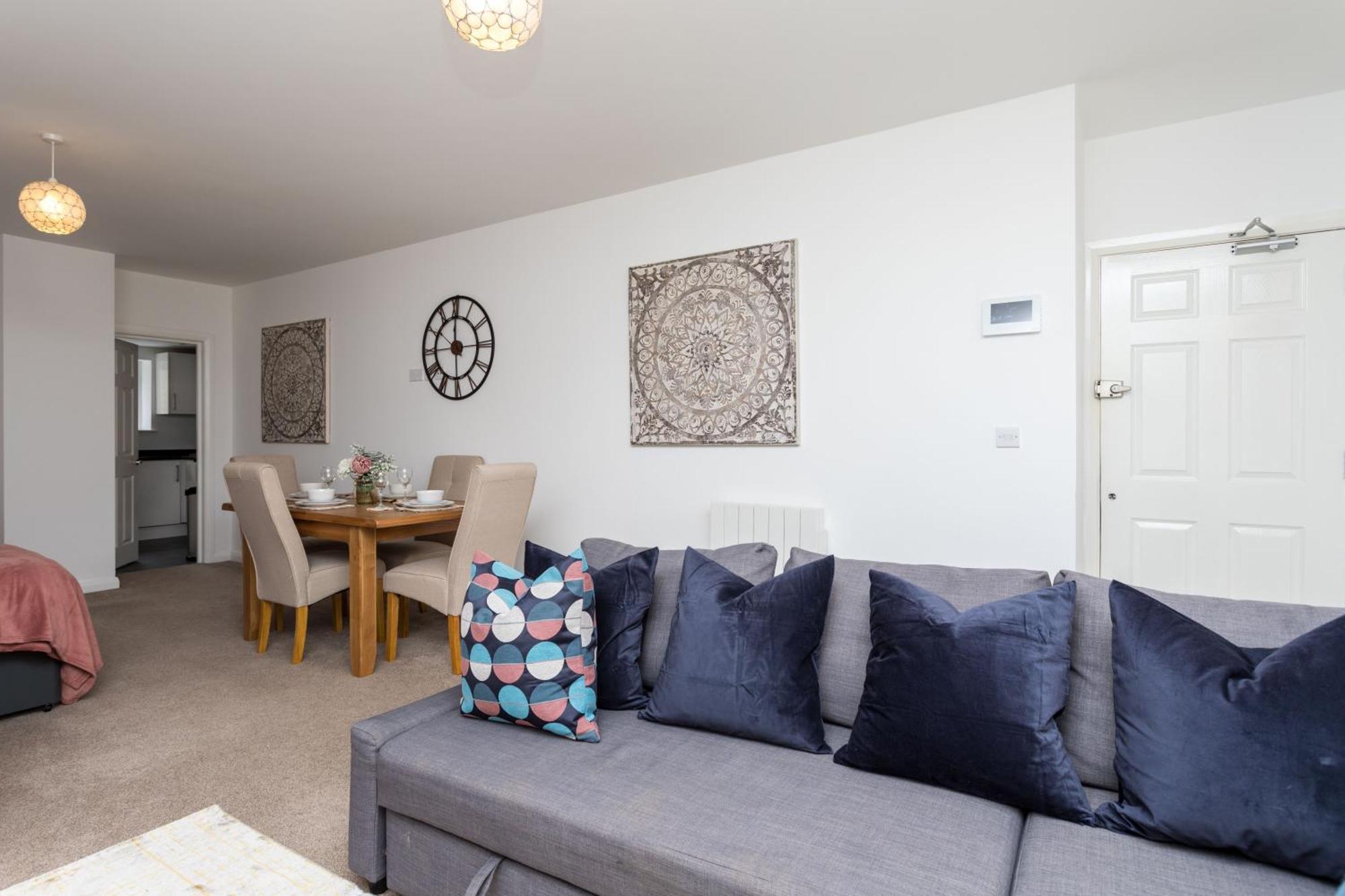 Flat 7- Spacious Studio Flat In The Heart Of Crawley Buitenkant foto